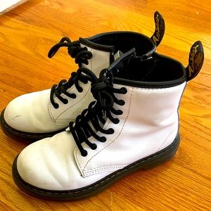 Dr Martins 8 hole kids